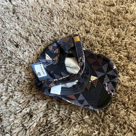 NWT universal thread geometric pattern hat - Picture 5 of 5